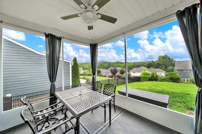 Building Photo - Charming 5 Bed 2.5 Bath home in Fort Mill!