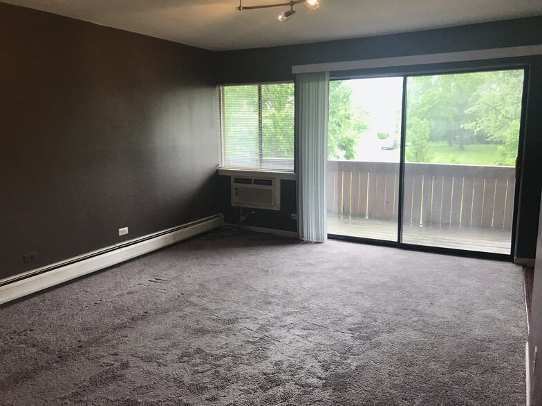 Building Photo - 1806 Hemlock Pl