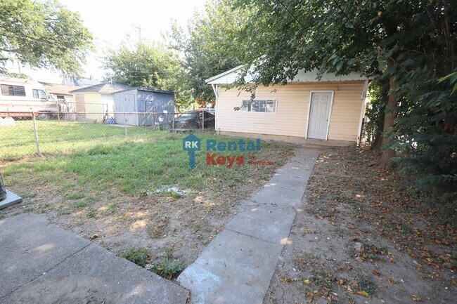 Building Photo - 1305 N Garvin St