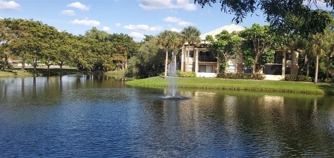 Building Photo - 9999 Summerbreeze Dr