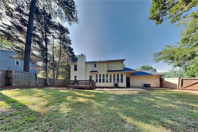 Building Photo - 6839 Woodcreek Ln