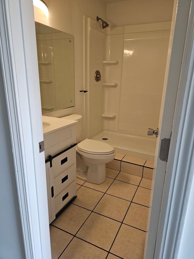 Building Photo - For rent! 2 bedroom 1 bath