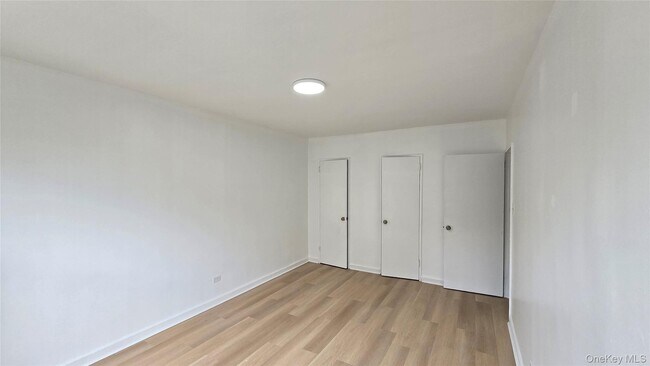 Building Photo - 141-60 84th Rd