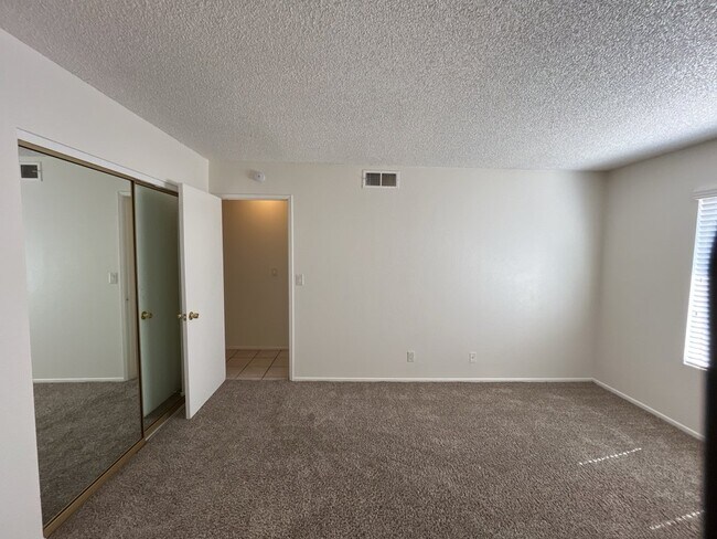 Building Photo - 2722 Kline Cir