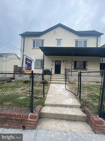 Building Photo - 2830 R St SE