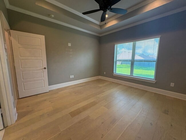 Building Photo - Available Now! Gorgeous 4 Bedroom 3 Bath i...