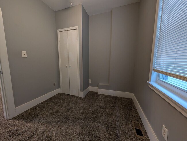 Building Photo - 1955 W 58th-Lower