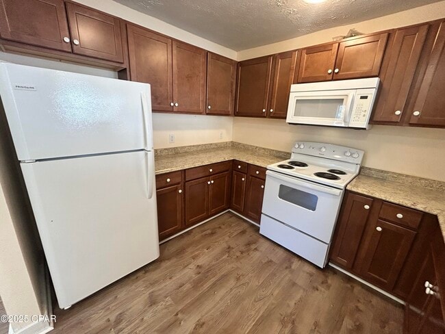 Building Photo - 606 Florida Ave