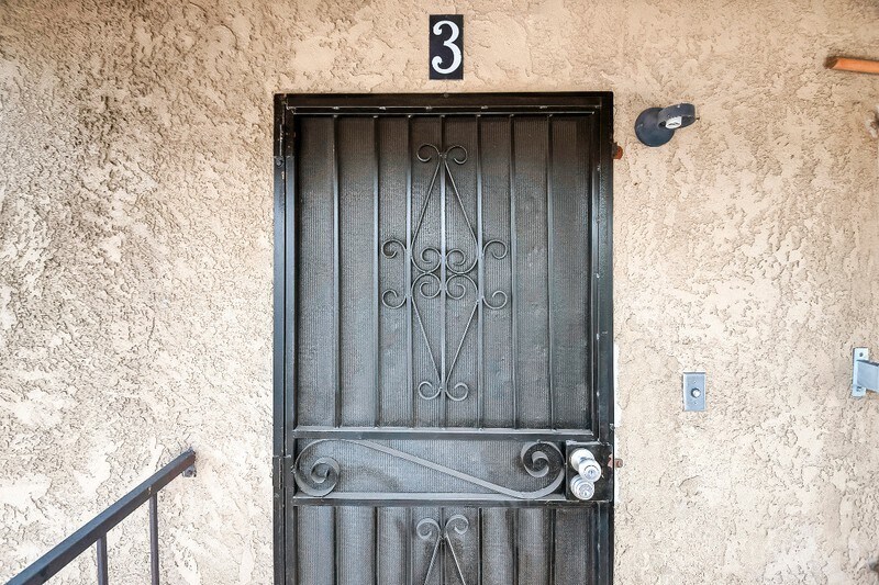 Building Photo - 2458 Normandie Ave