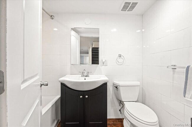 Building Photo - 1127 Fordham Ln