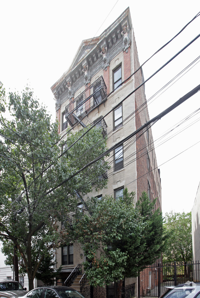 Building Photo - 710-712 Adams St