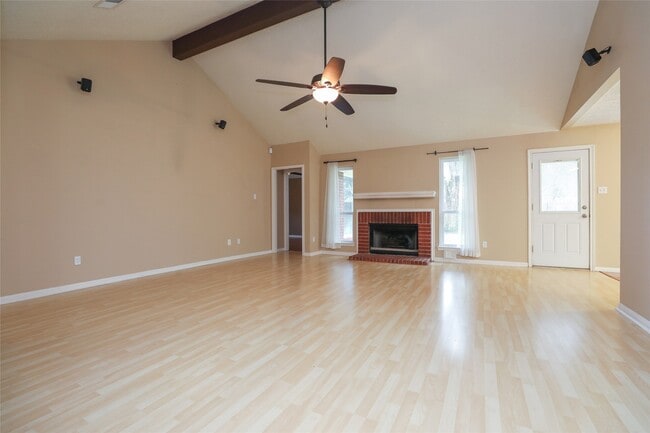 Building Photo - 22815 Red River Dr