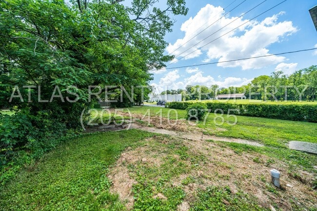 Building Photo - Don't miss this beautifully renovated 2-be...