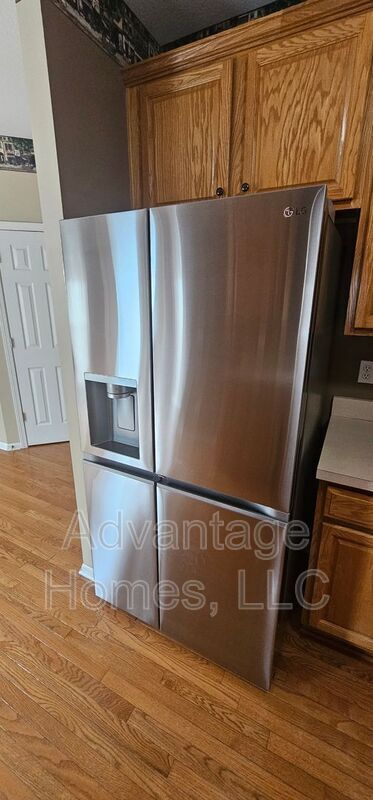 Building Photo - 809 Midjay Dr