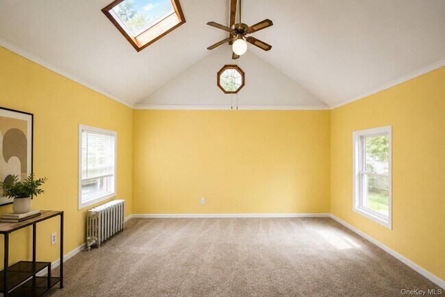Building Photo - 376 Terryville Rd
