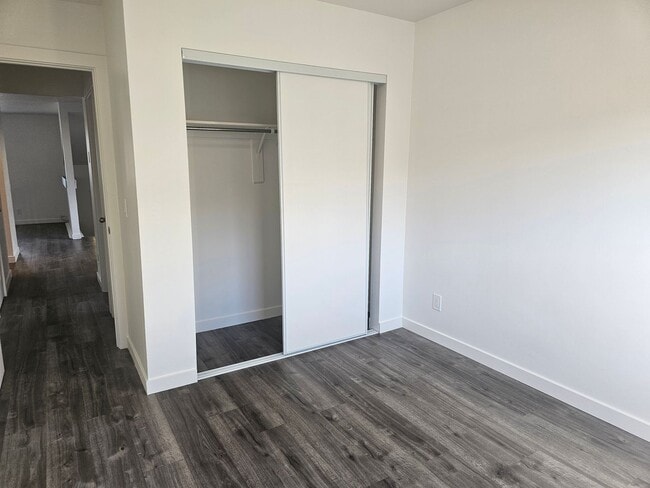 Building Photo - Check out this Beautiful 4 bedroom 2 Bathroom Home in West Valley Ut!!