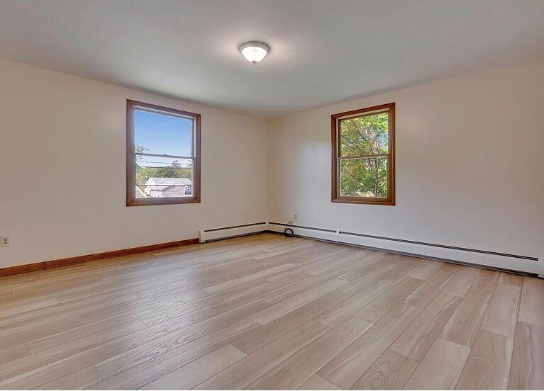 Building Photo - 24 Riverview St