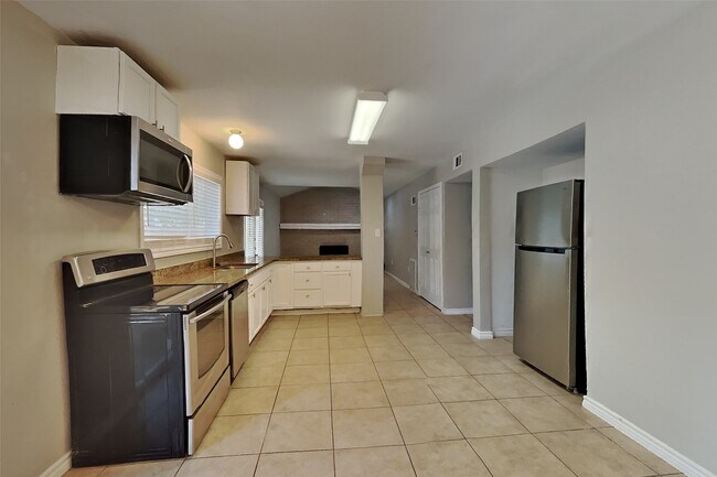Building Photo - 4474 W Cypress Villas Dr