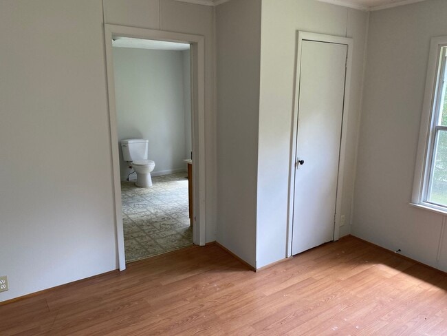 Building Photo - 505 Howard Pl