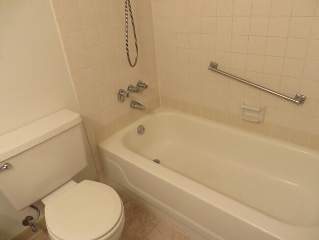 Building Photo - 603 Sea Pine Way