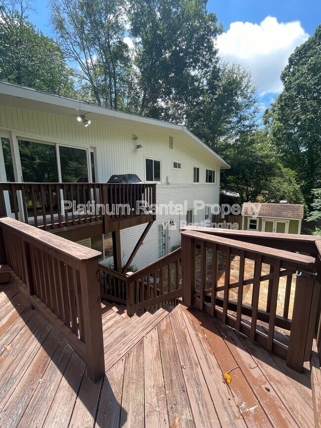 Building Photo - 3828 Donaldson Dr