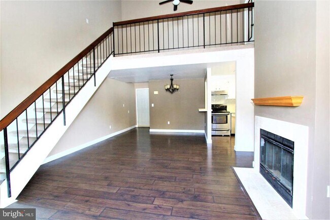 Building Photo - 604 Ravens Crest Dr