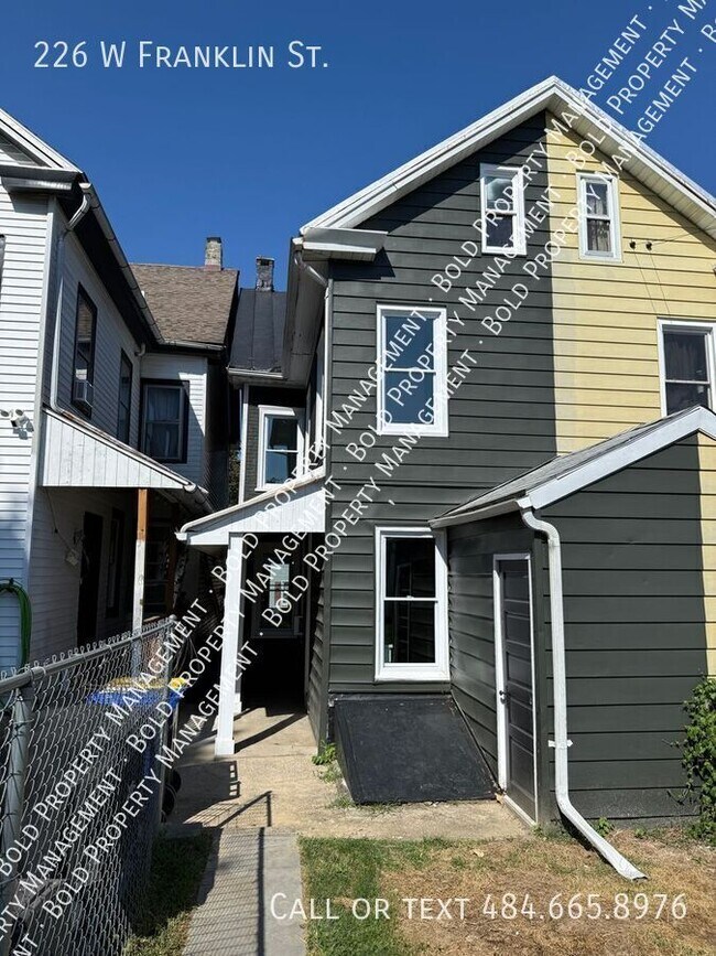 Building Photo - 226 W Franklin St