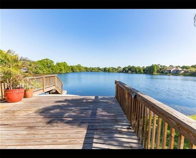 Building Photo - 2644 Sabal Springs Dr