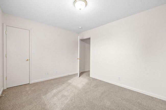 Building Photo - 3838 Jockey Dr