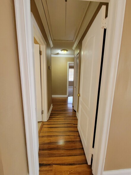 Building Photo - 204 Brandywine Rd