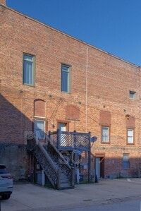 Building Photo - 101 Silver St