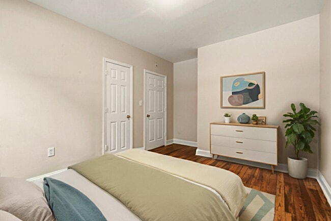 Building Photo - 708 Columbia Rd NW