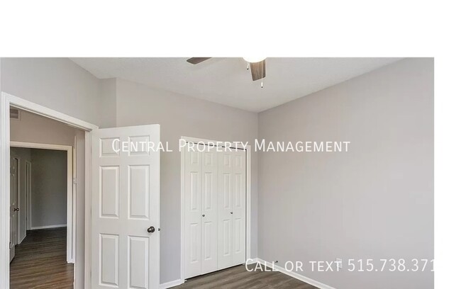 Building Photo - 1760 SE LA Grant Pkwy