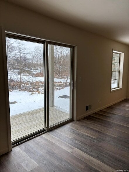 Building Photo - 194 E Main St