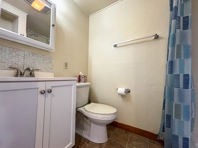 Building Photo - 280 Ridgeview Dr