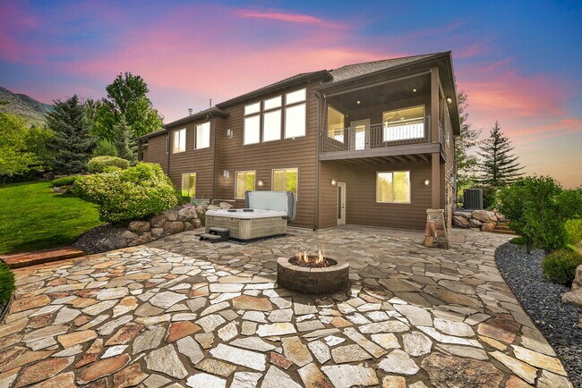 Building Photo - 3573 N Elkview Dr