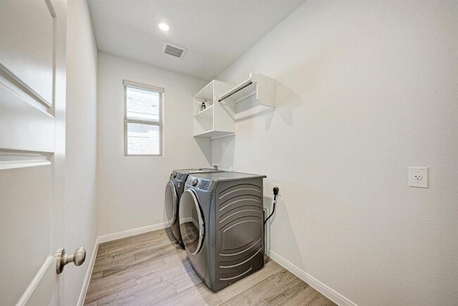 Building Photo - 133 Bauer Lp