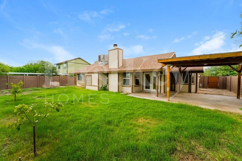 Building Photo - 10272 E Sky Castle Way