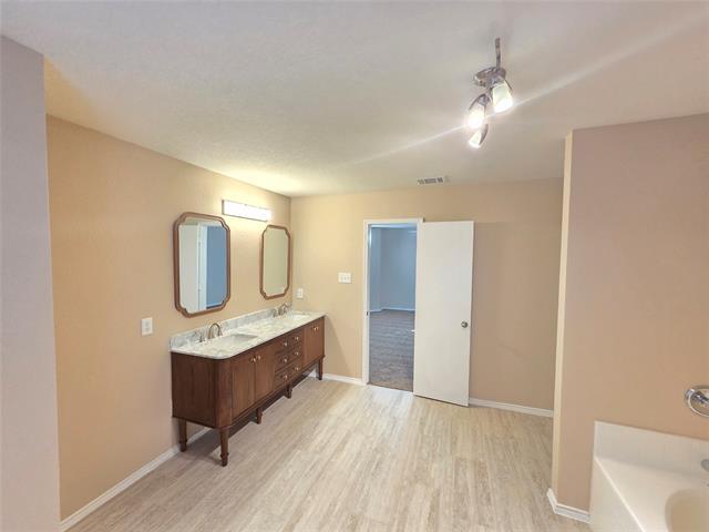 Building Photo - 8138 Mossberg Dr