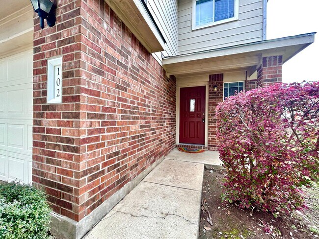 Building Photo - 102 Adamae Ln