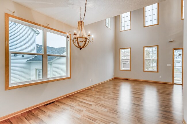 Building Photo - 7586 Inland Ln N