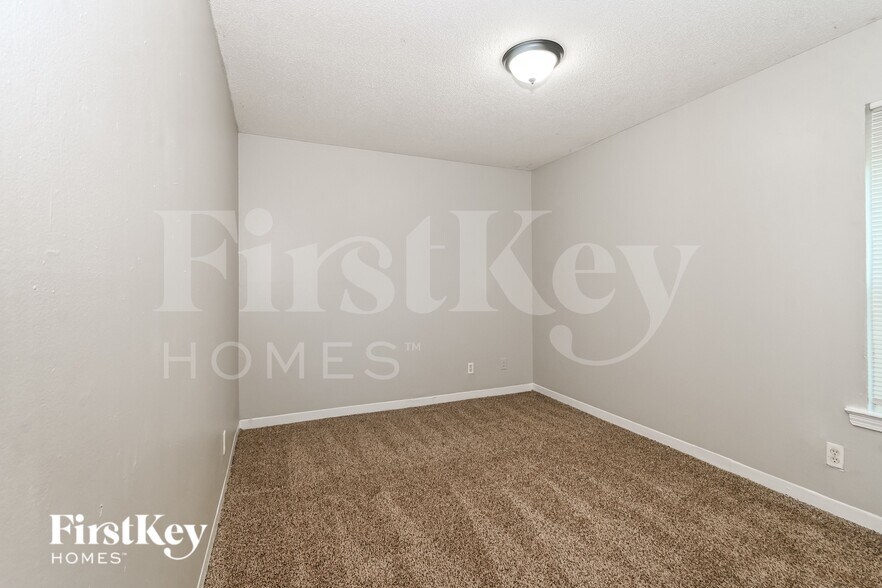 Building Photo - 3682 Buffalo Rd