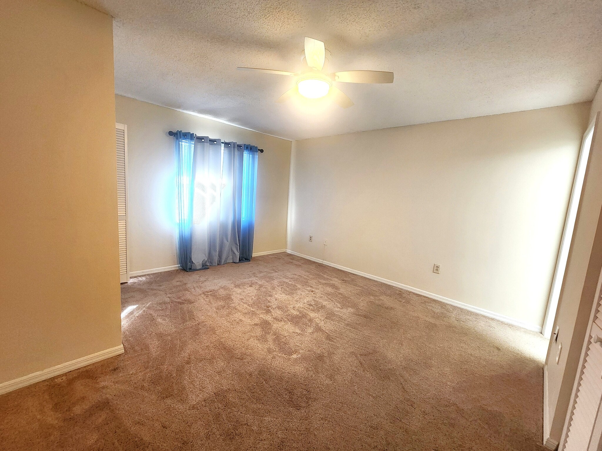 Building Photo - 2495 Twin Dr