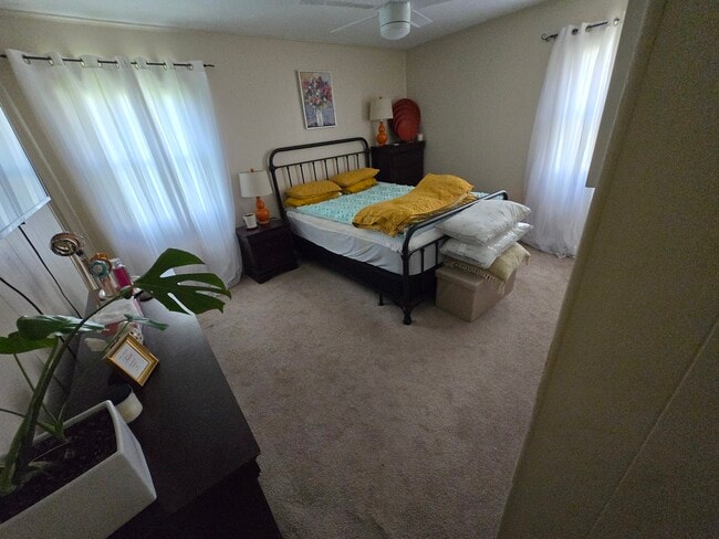 Building Photo - 16 Elridge Ln