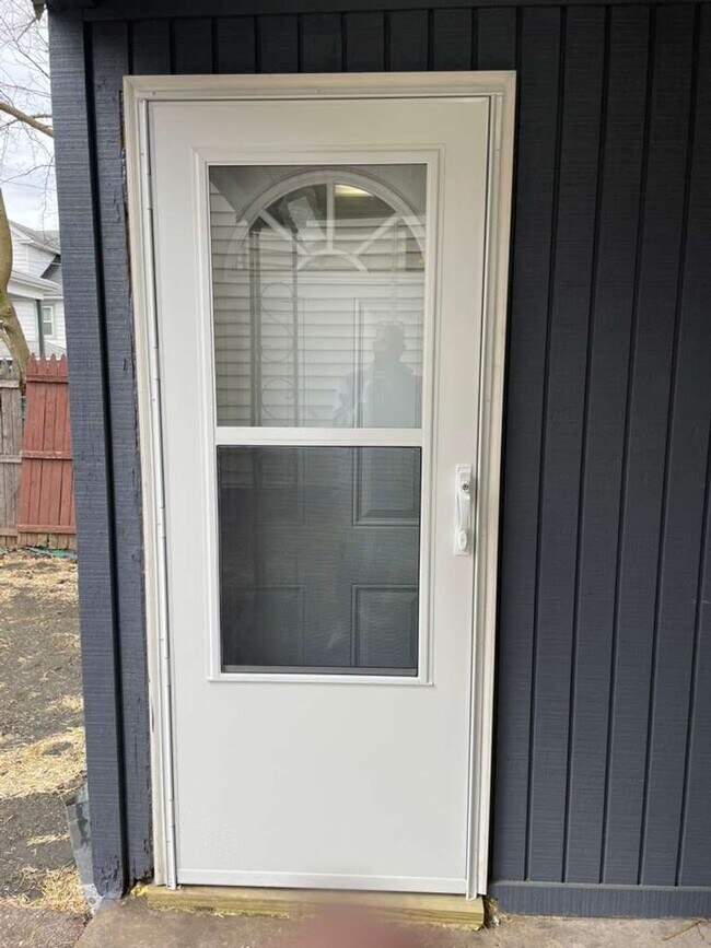 Building Photo - 315 10th St