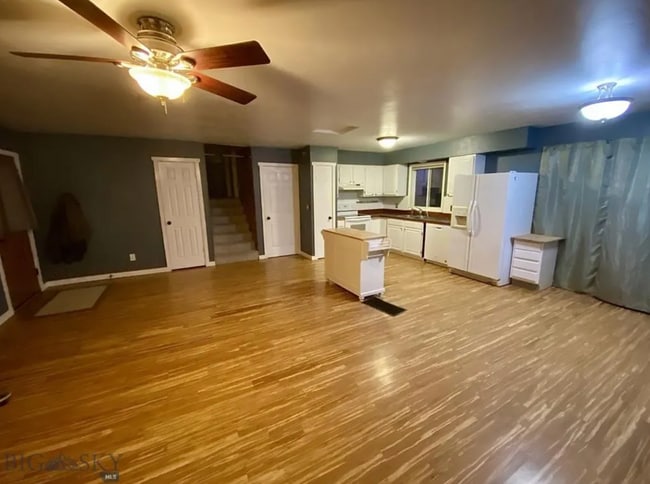 Building Photo - Spacious 4 Bedroom Belgrade Home