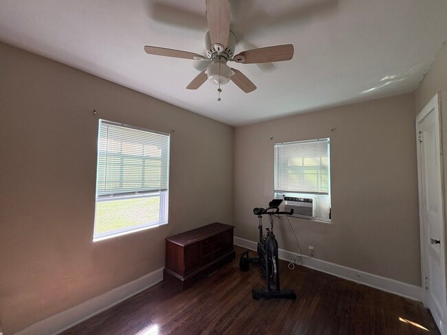 Building Photo - 511 Avondale Ct