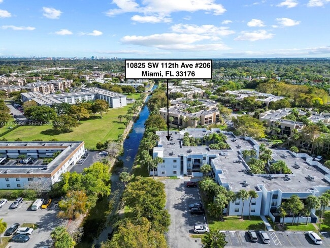 Building Photo - 10825 SW 112th Ave