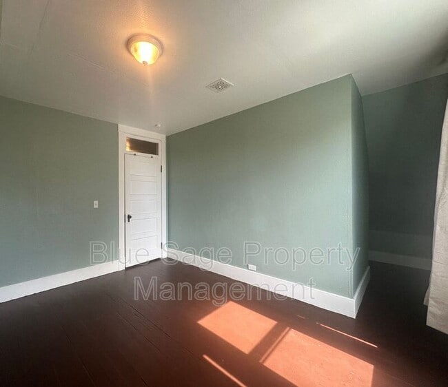 Building Photo - 1226 Tremont St