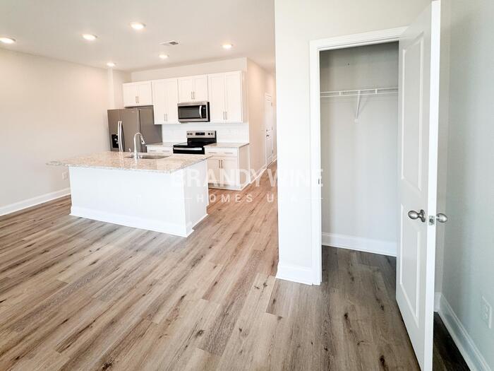 Building Photo - 1008 Wildflower Dr
